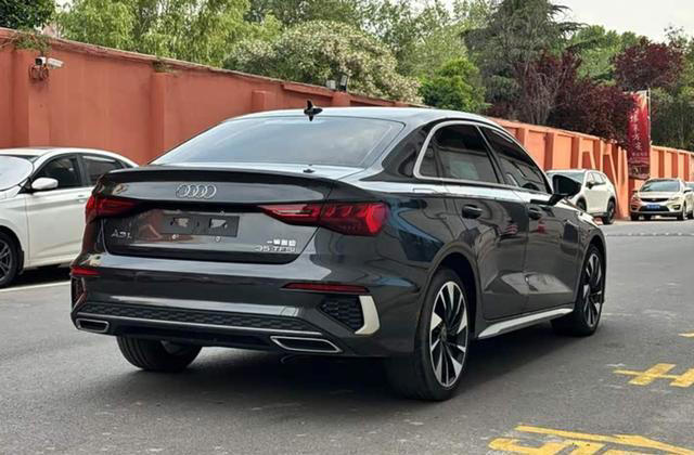 感受下奥迪的“诚意”！跌至12.79万起，1.5T+独悬还带8气囊