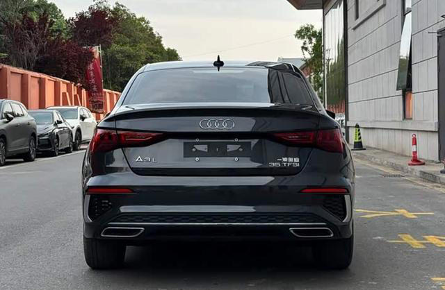 感受下奥迪的“诚意”！跌至12.79万起，1.5T+独悬还带8气囊