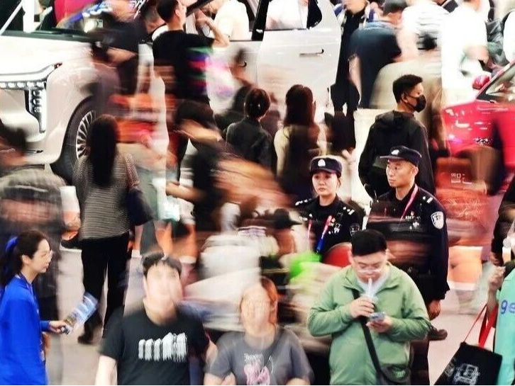 增设直通通道和网约车停靠点，北京警方全力护航北京车展