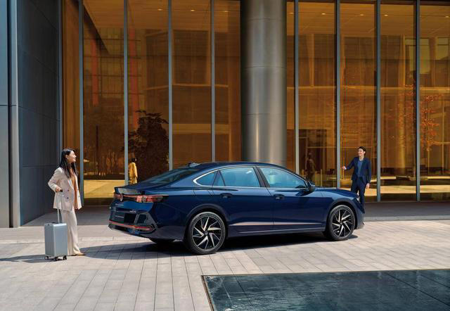 17.99万起的2.0T德系B级车，迈腾35周年严选款凭什么叫“严选”?