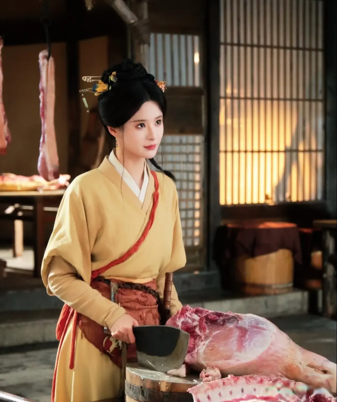 这部古偶短剧太上头了!高冷女神孟娜颠覆形象变“杀猪女”