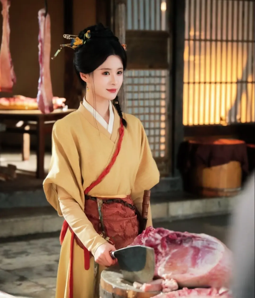这部古偶短剧太上头了!高冷女神孟娜颠覆形象变“杀猪女”