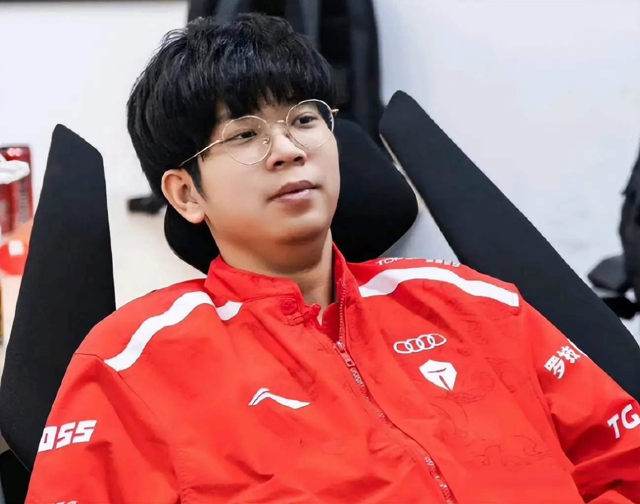 大黄自曝当主播的收入，一年还没有100万，还要跟晴天对半分