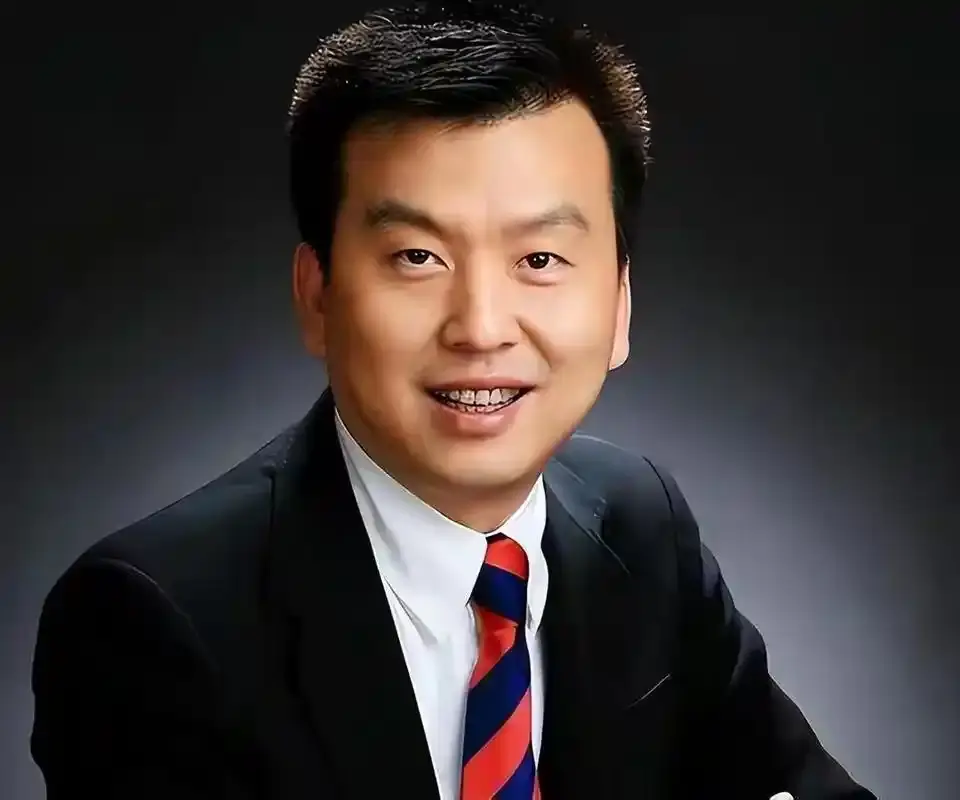 儿子丢了、父亲走了、妻子跑了，央视主持张泽群如今落到这般田地