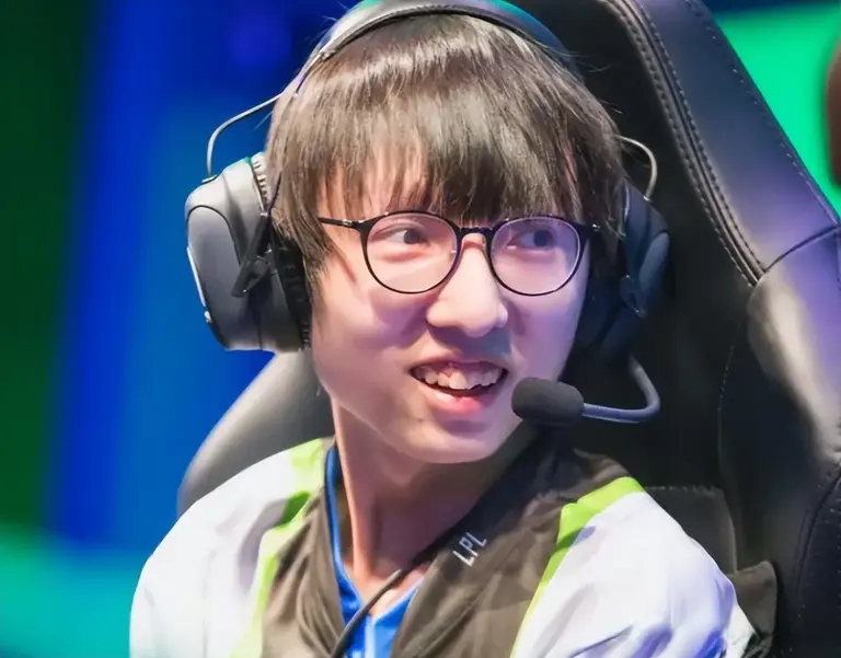 BeryL评选最喜欢的LPL选手，3位是退役的RNG选手，两位BLG选手