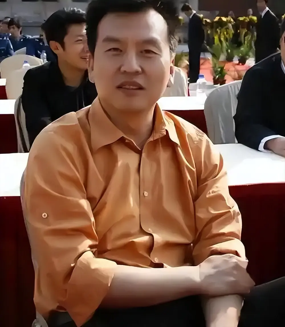 儿子丢了、父亲走了、妻子跑了，央视主持张泽群如今落到这般田地