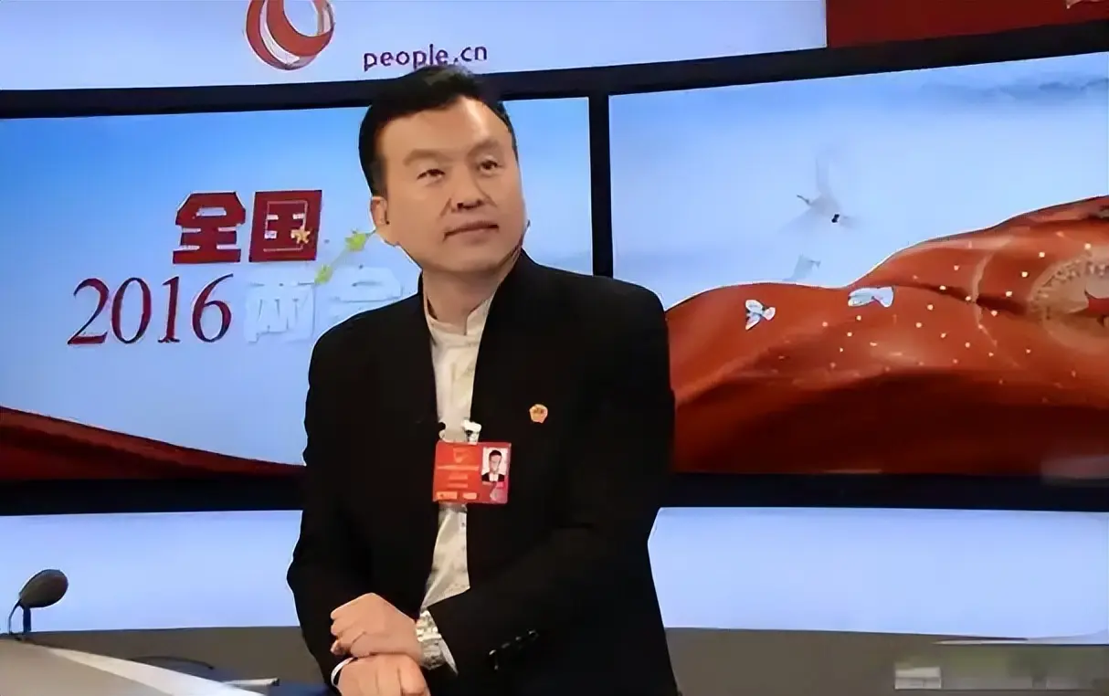 儿子丢了、父亲走了、妻子跑了，央视主持张泽群如今落到这般田地