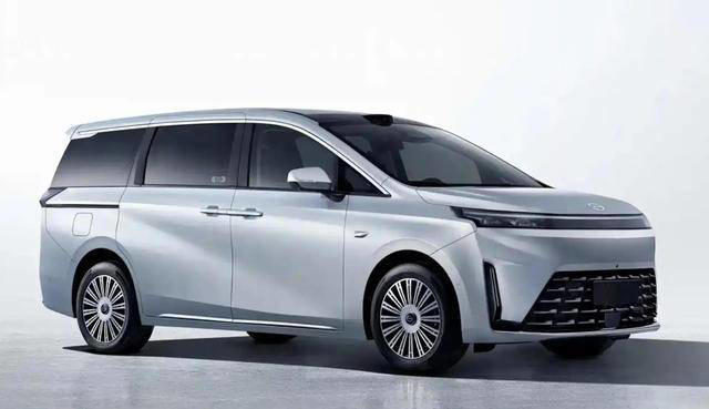 奶爸车不能傻大！中型MPV大有作为，传祺向往E8是什么来头？