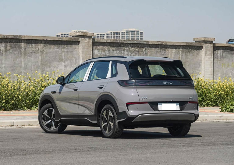 比亚迪全新纯电SUV即将上市！定价亲民，续航520Km，外观年轻动感