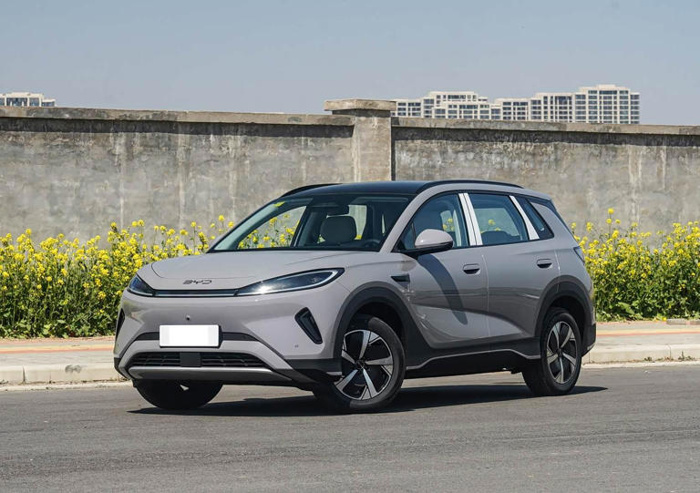 比亚迪全新纯电SUV即将上市！定价亲民，续航520Km，外观年轻动感