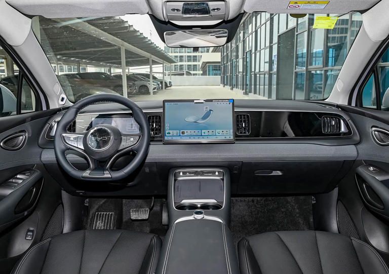 比亚迪全新纯电SUV即将上市！定价亲民，续航520Km，外观年轻动感