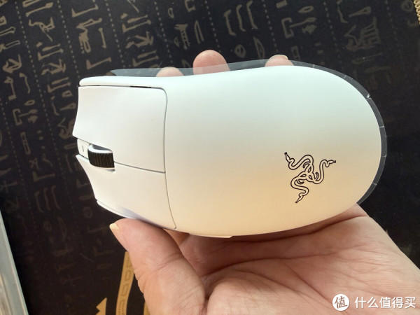 Razer雷蛇毒蝰V4专业版Pro，1000元礼物