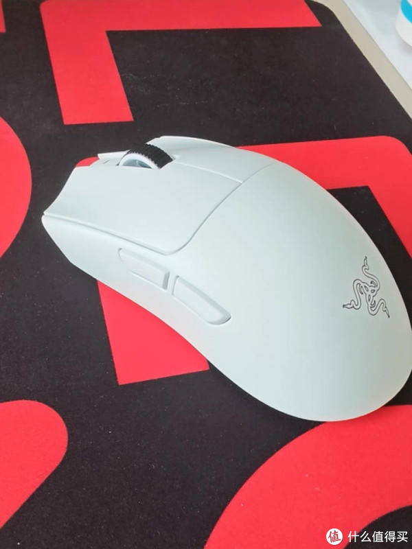 Razer雷蛇毒蝰V4专业版Pro，1000元礼物