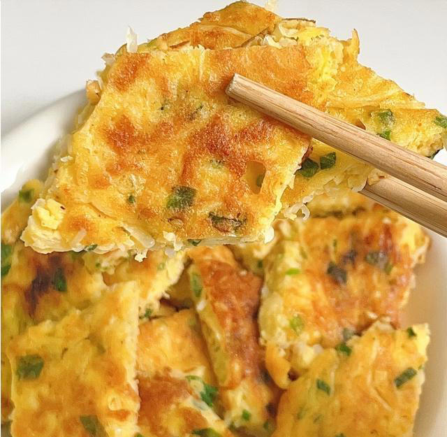 婆婆做面食拿手，做饼更是一绝，有软有酥，有馅有香，真叫好吃
