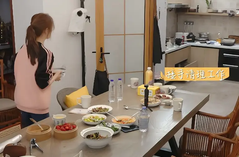 李小冉翻红：活人感才是顶级魅力