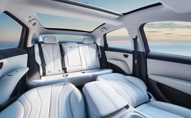 电动尾翼+“大床房”，极狐S3将野心写在明面上，势必要火一把