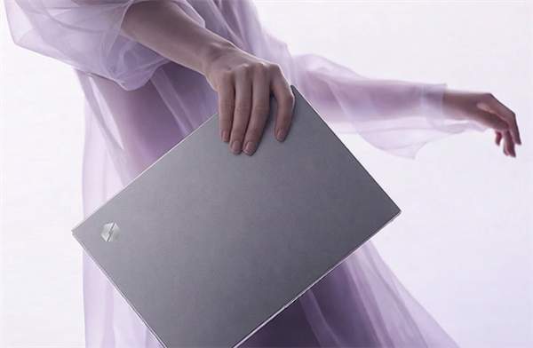 首发4299元 机械革命无界14 2026斗战版仅有1kg ：铝镁全金属机身