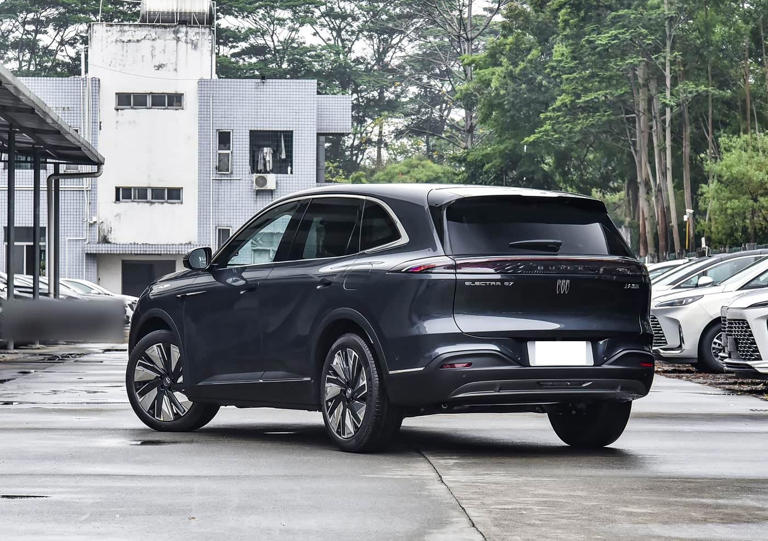 别克全新中型插混SUV！或将16万起，配激光雷达，综合续航1630km