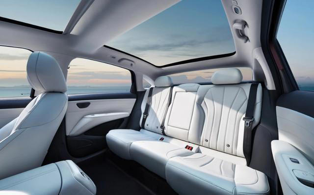 电动尾翼+“大床房”，极狐S3将野心写在明面上，势必要火一把