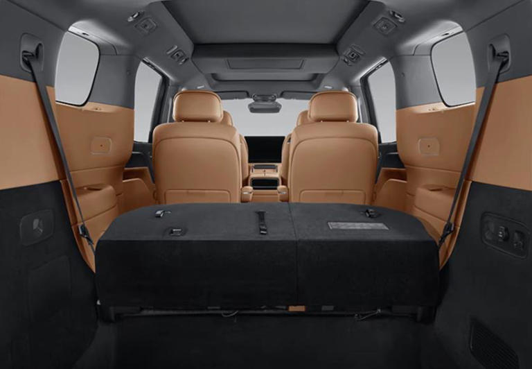 国产高端MPV再添猛将！零跑D99曝光，纯电续航达700km，要火？