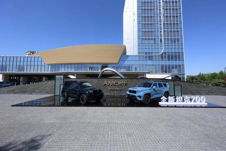 全新坦克700：把“硬派越野”和“冰箱彩电大沙发”塞进一台车里，能出圈么？