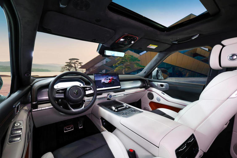 全新坦克700：把“硬派越野”和“冰箱彩电大沙发”塞进一台车里，能出圈么？