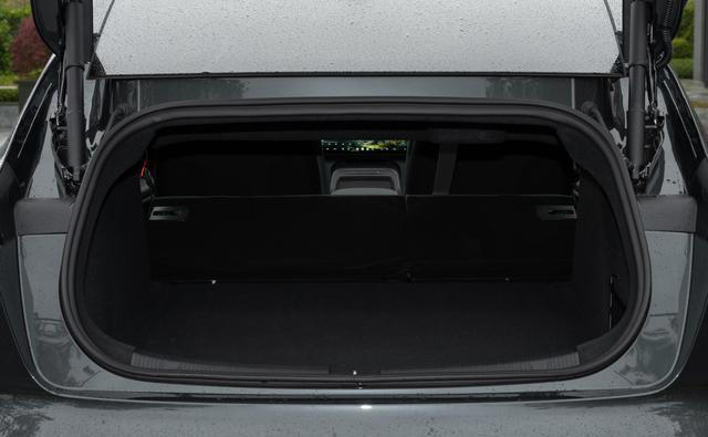 26款蔚来ET5，纯电续航740公里，轴距2888毫米，8295+激光雷达