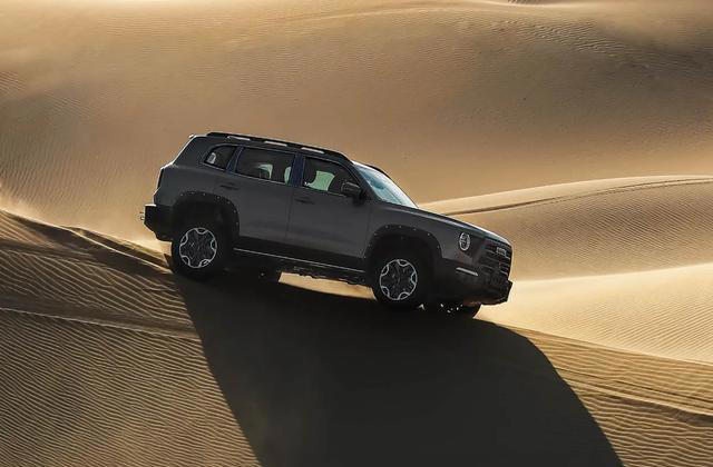 通勤能代步，周末能撒野！这台家用SUV才是真懂普通人