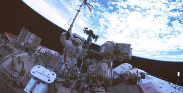 ���۶�ʮһ�ų���5.5Сʱ!��װ������,Ӧ�Գ�120��̫����Ƭ��в!