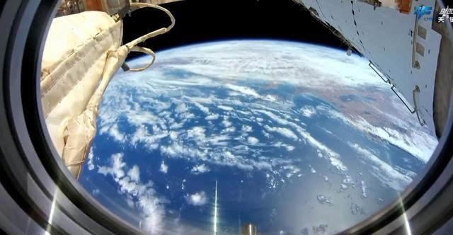 ���۶�ʮһ�ų���5.5Сʱ!��װ������,Ӧ�Գ�120��̫����Ƭ��в!