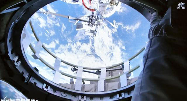 ���۶�ʮһ�ų���5.5Сʱ!��װ������,Ӧ�Գ�120��̫����Ƭ��в!