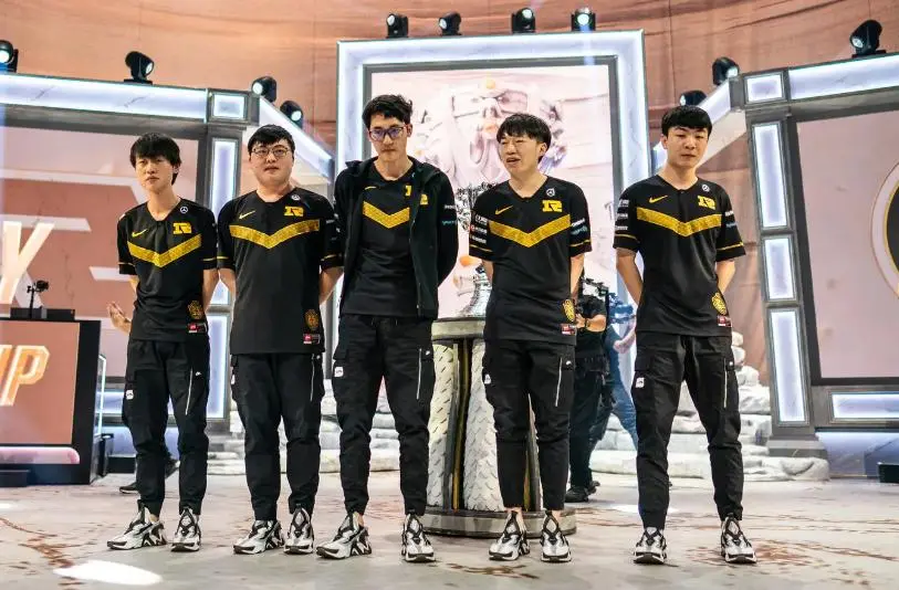 金色“R”的坠落：RNG是如何解体的?