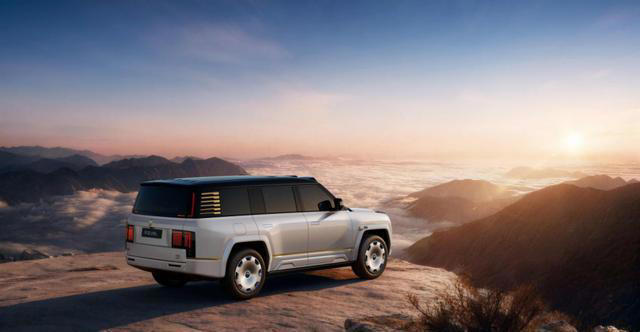 仰望U8L鼎世版 2026款交付进行中，方洪波俞敏洪同款座驾上新