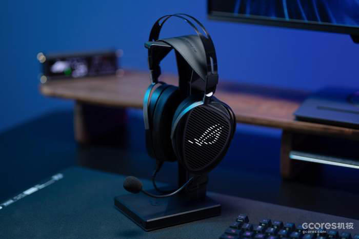 这个耳机小贵但很爽，纯血电竞植入HiFi基因，实测ROG臻世