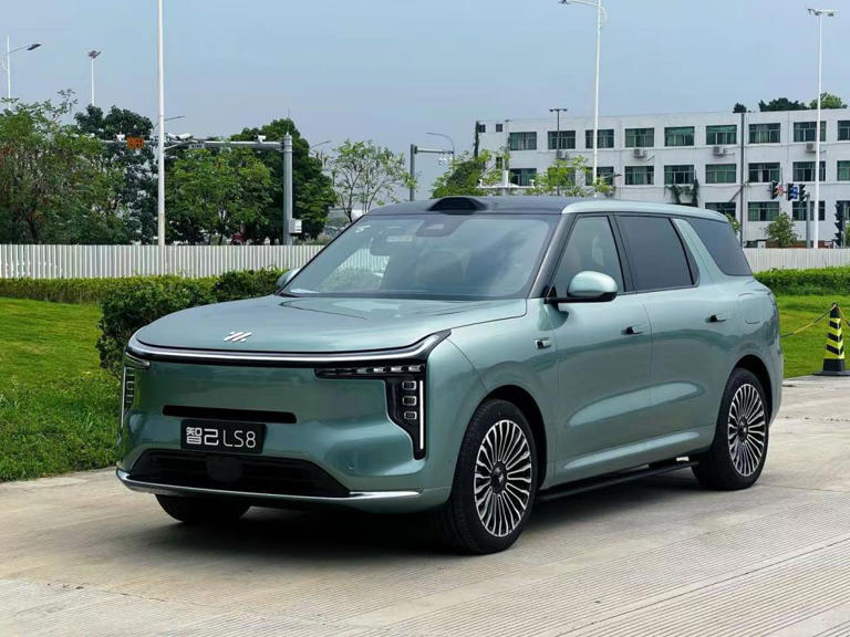 广州实地试驾智己 LS8：当旗舰 SUV，开始回归「好开」本质