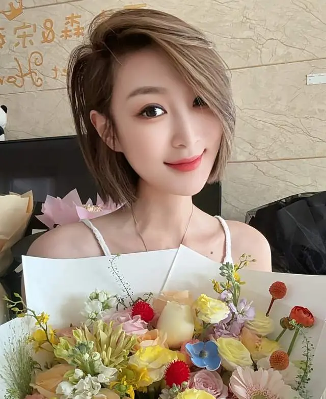河北美女教练张红霞去世，仅32岁，切除两个器官，手机壁纸 当遗照