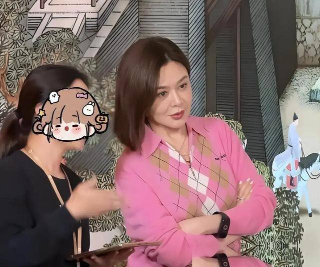 关之琳被曝男友27岁，与她差了35岁，网友：这下得去嘴吗