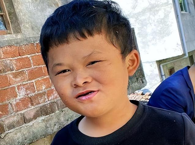 曾经那个酷似马云的小孩已满18岁，开启成年首播吸引7万人打赏