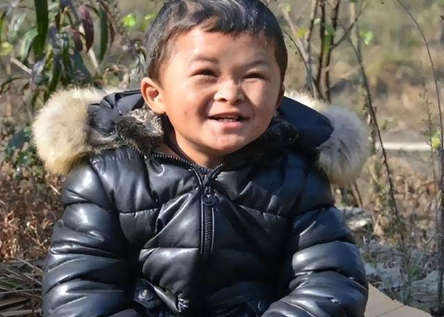 曾经那个酷似马云的小孩已满18岁，开启成年首播吸引7万人打赏
