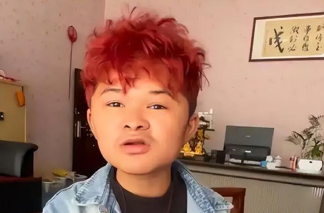 曾经那个酷似马云的小孩已满18岁，开启成年首播吸引7万人打赏