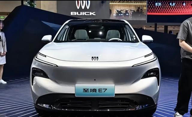至境E7两周交5000台，最慌的不是比亚迪，而是还活在参数里的车企