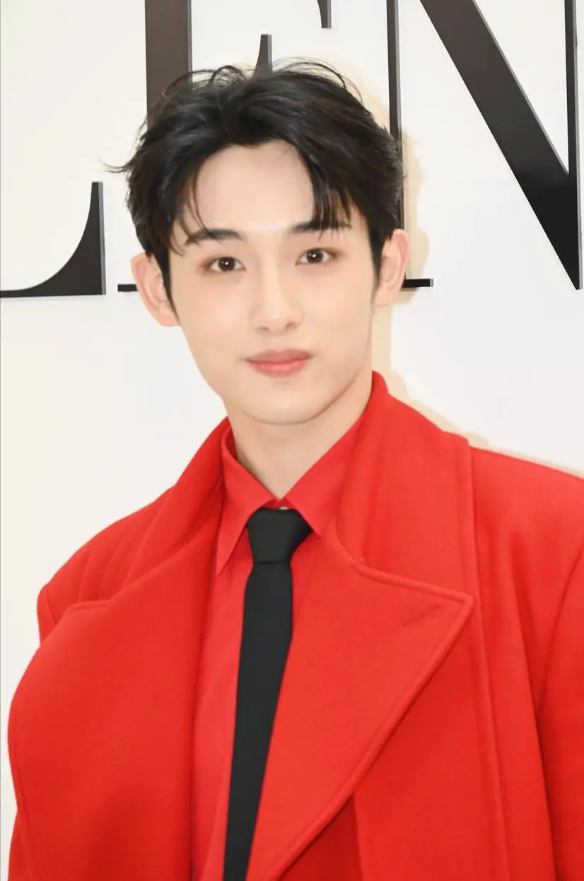 郑晓龙《红楼梦》选角：白鹿宋祖儿李一桐演配角，3个主角是新人