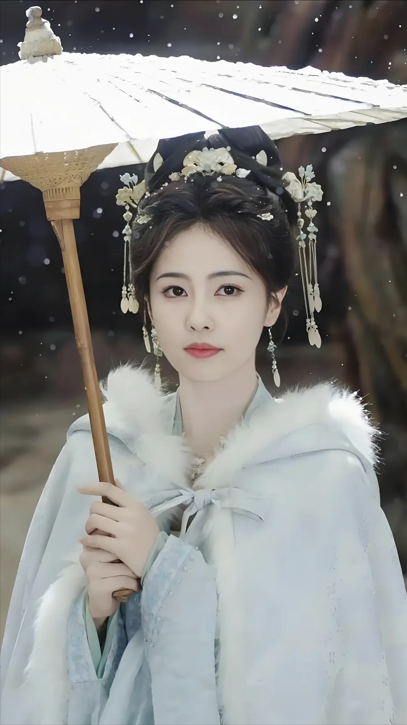郑晓龙《红楼梦》选角：白鹿宋祖儿李一桐演配角，3个主角是新人