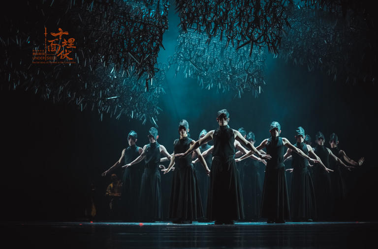 杨丽萍谈《十面埋伏》：经典“越放越醇”，00后年轻演员“会发光”
