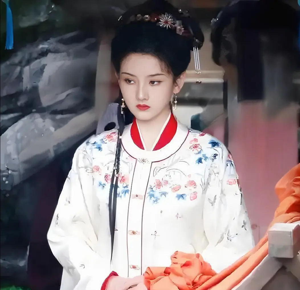 郑晓龙《红楼梦》选角：白鹿宋祖儿李一桐演配角，3个主角是新人