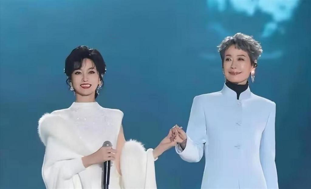 明明演技一般，却被吹捧成老戏骨，难怪柯蓝说：老戏骨也有不专业