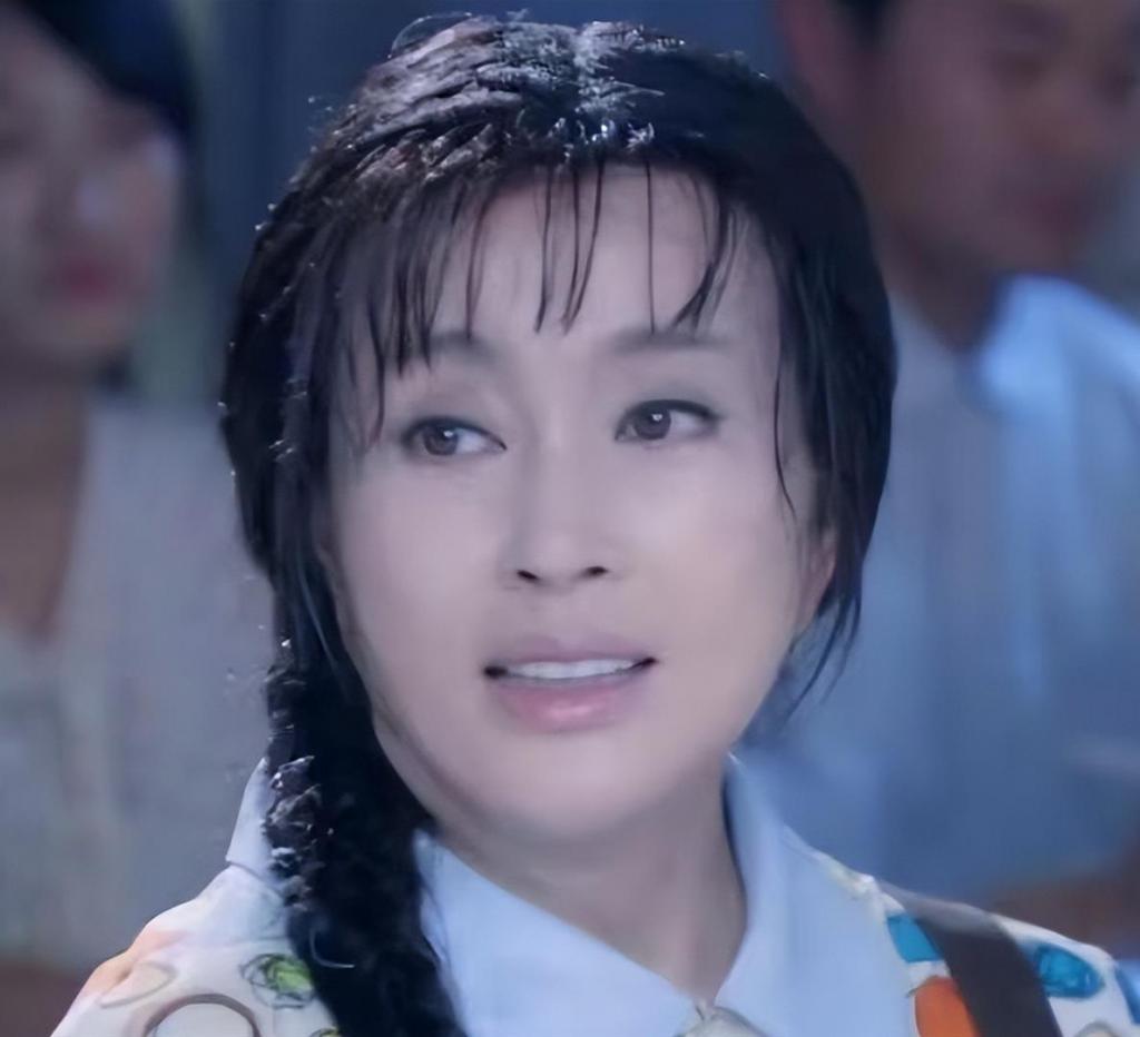 明明演技一般，却被吹捧成老戏骨，难怪柯蓝说：老戏骨也有不专业