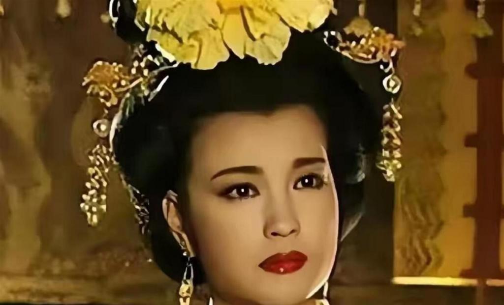 明明演技一般，却被吹捧成老戏骨，难怪柯蓝说：老戏骨也有不专业