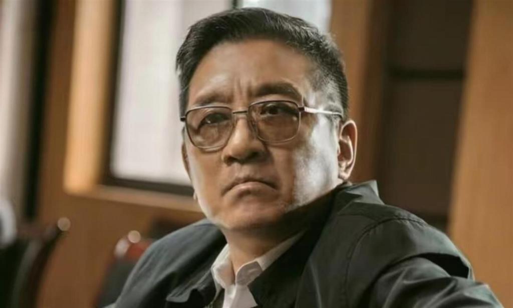 明明演技一般，却被吹捧成老戏骨，难怪柯蓝说：老戏骨也有不专业