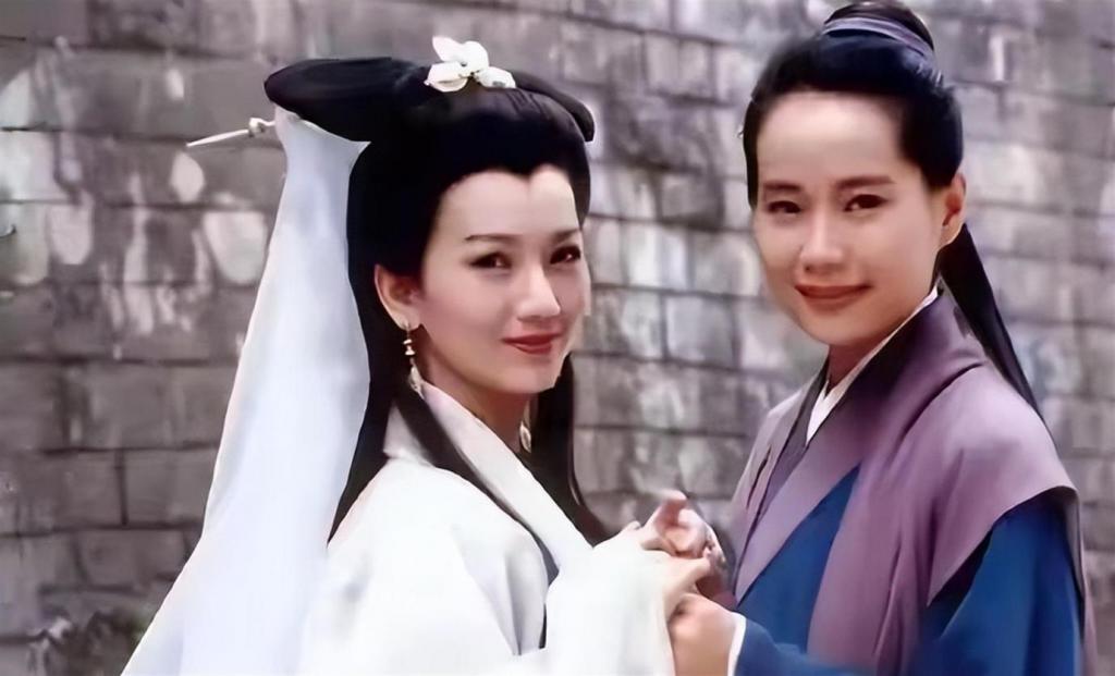 明明演技一般，却被吹捧成老戏骨，难怪柯蓝说：老戏骨也有不专业